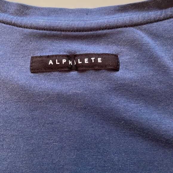 Alphalete t-shirt navy medium   - Picture 5 of 8